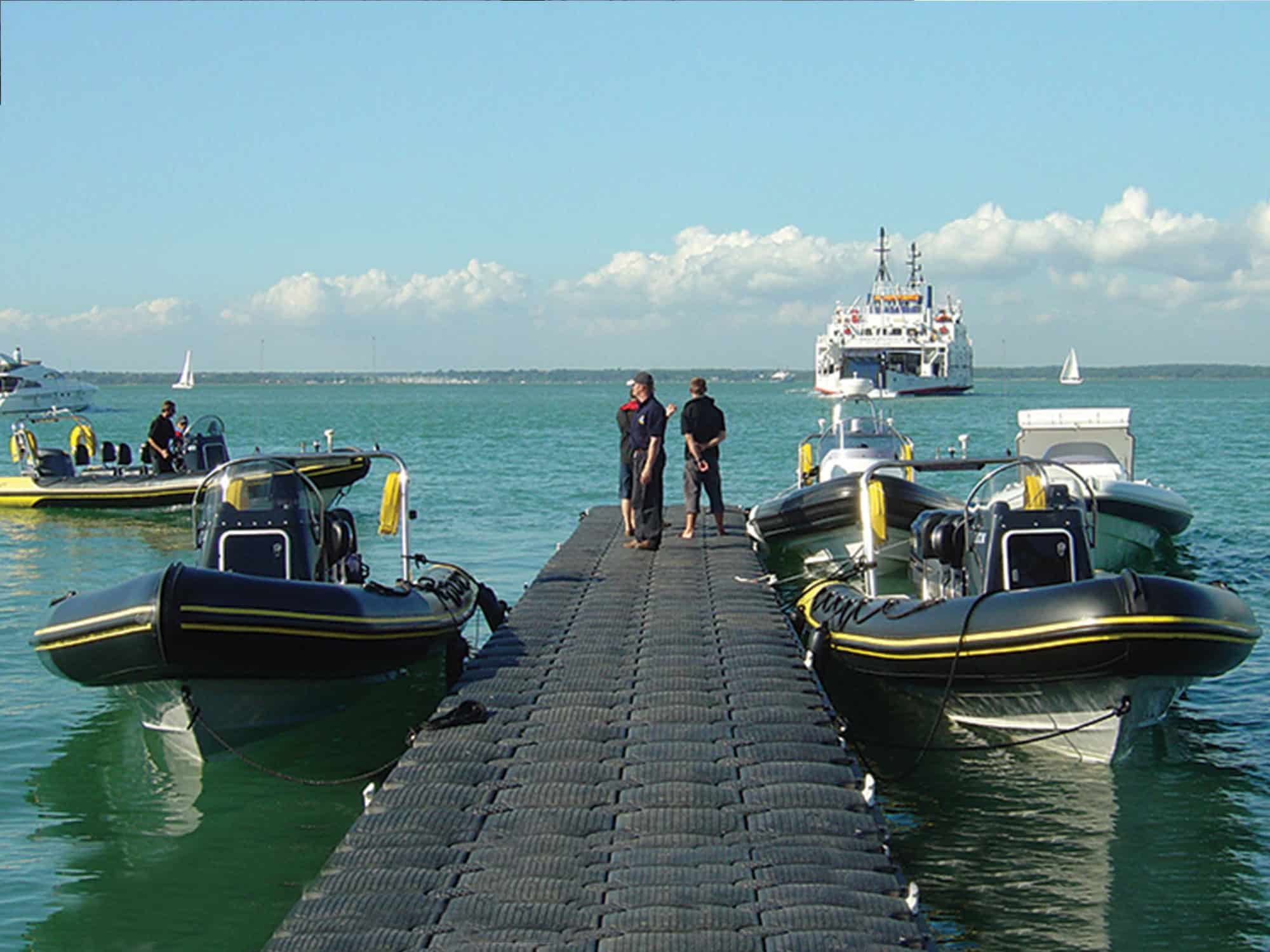 marine use pontoon in sea